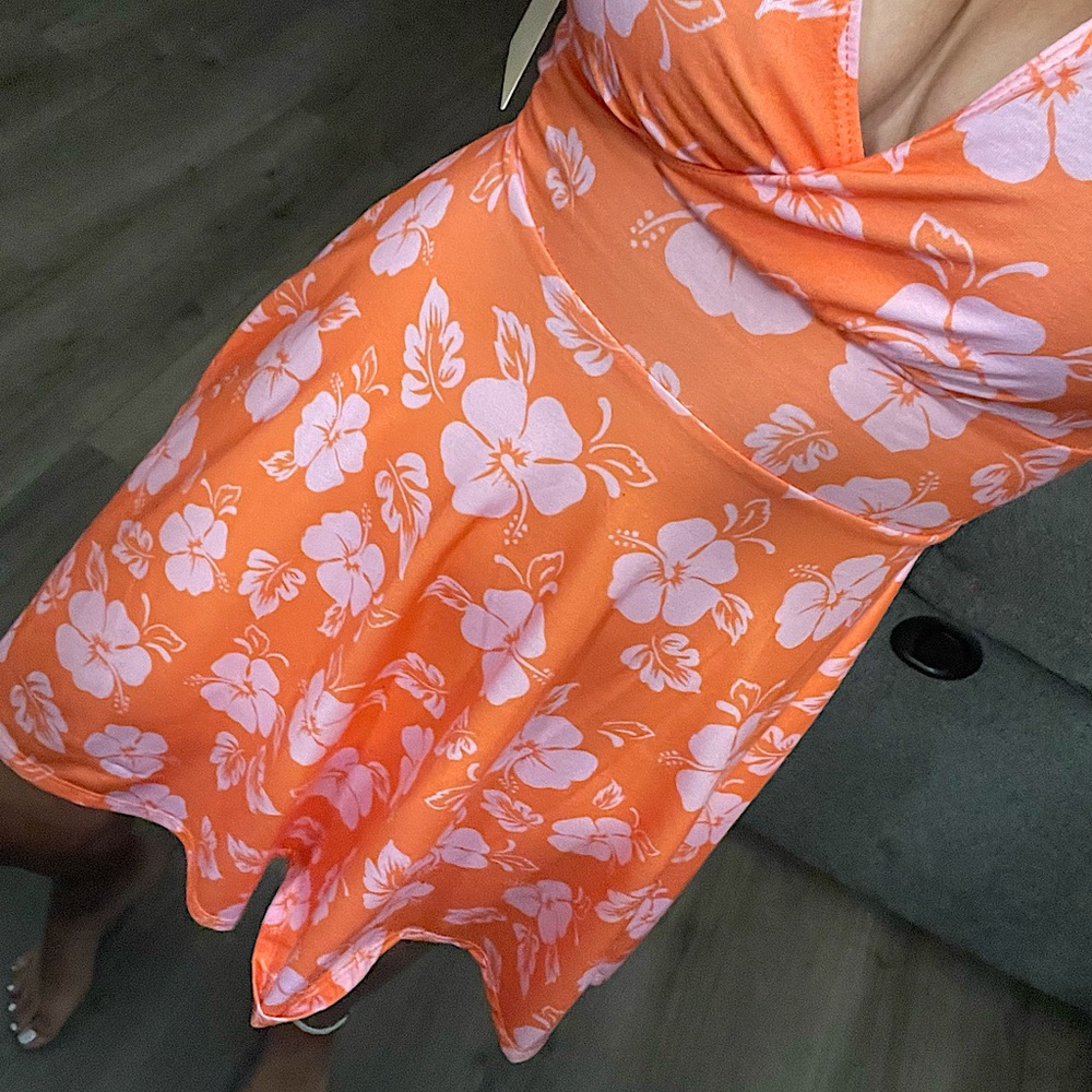 Dress - Picture 3 of 5